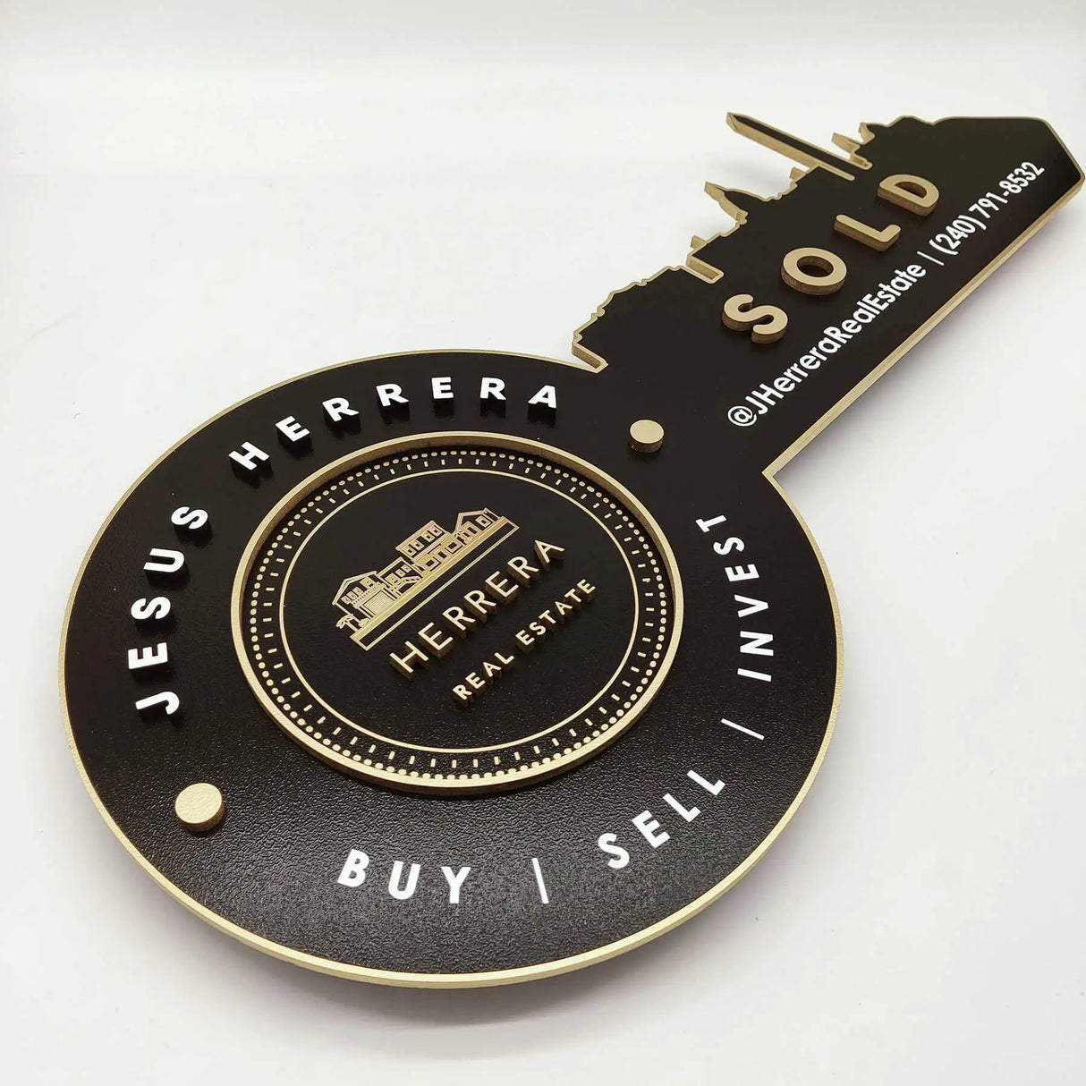 Black Round Shaped "Skyline" Personalized Realtor Key Sign with Outline