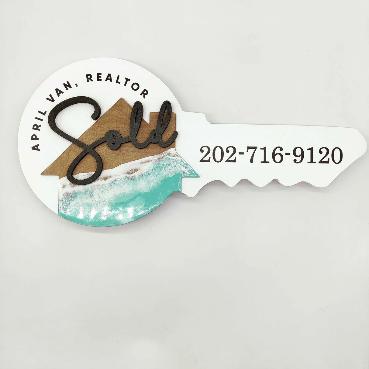 Round Shaped Sold Sign Black text Epoxy House Sold