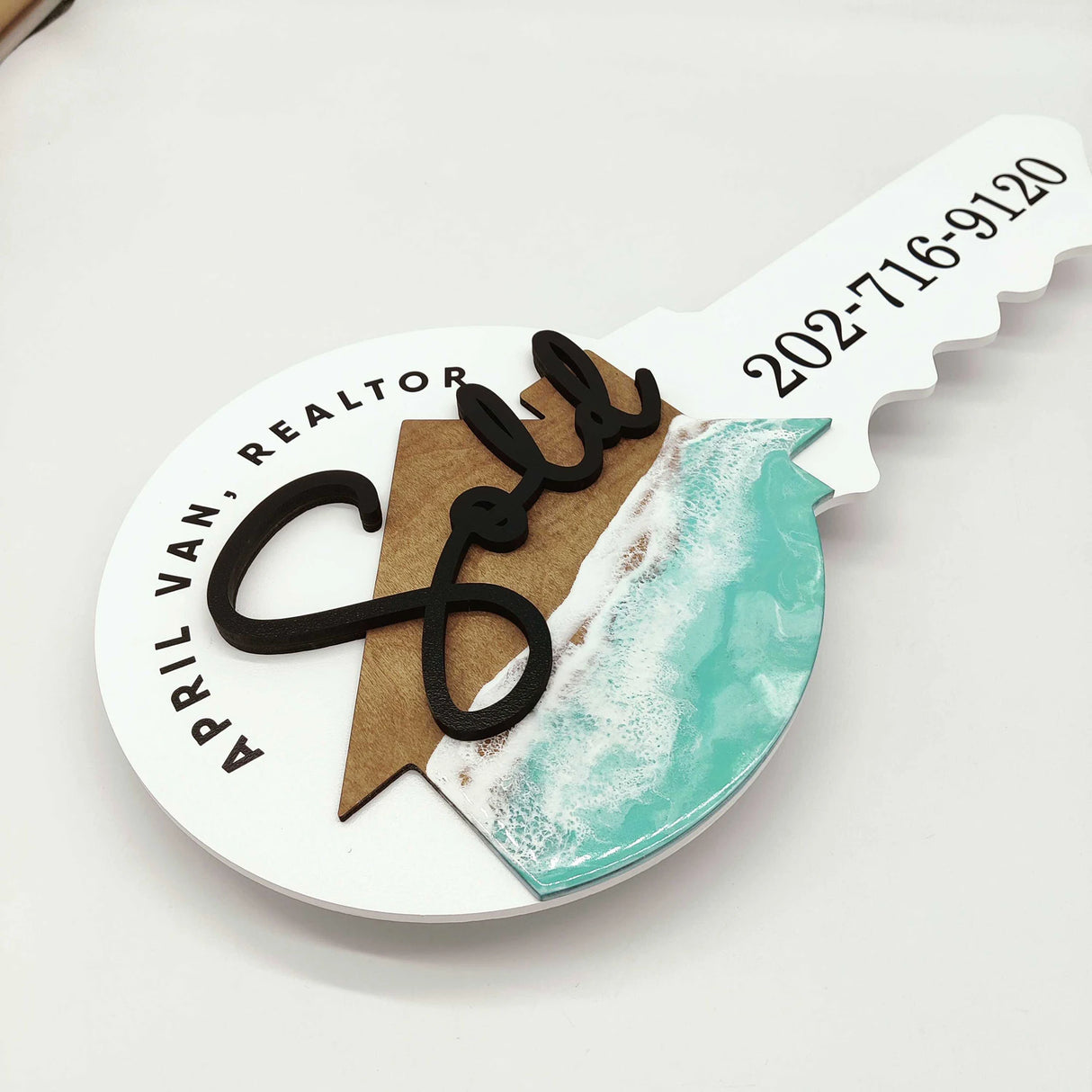 Round Shaped Sold Sign Black text Epoxy House Sold