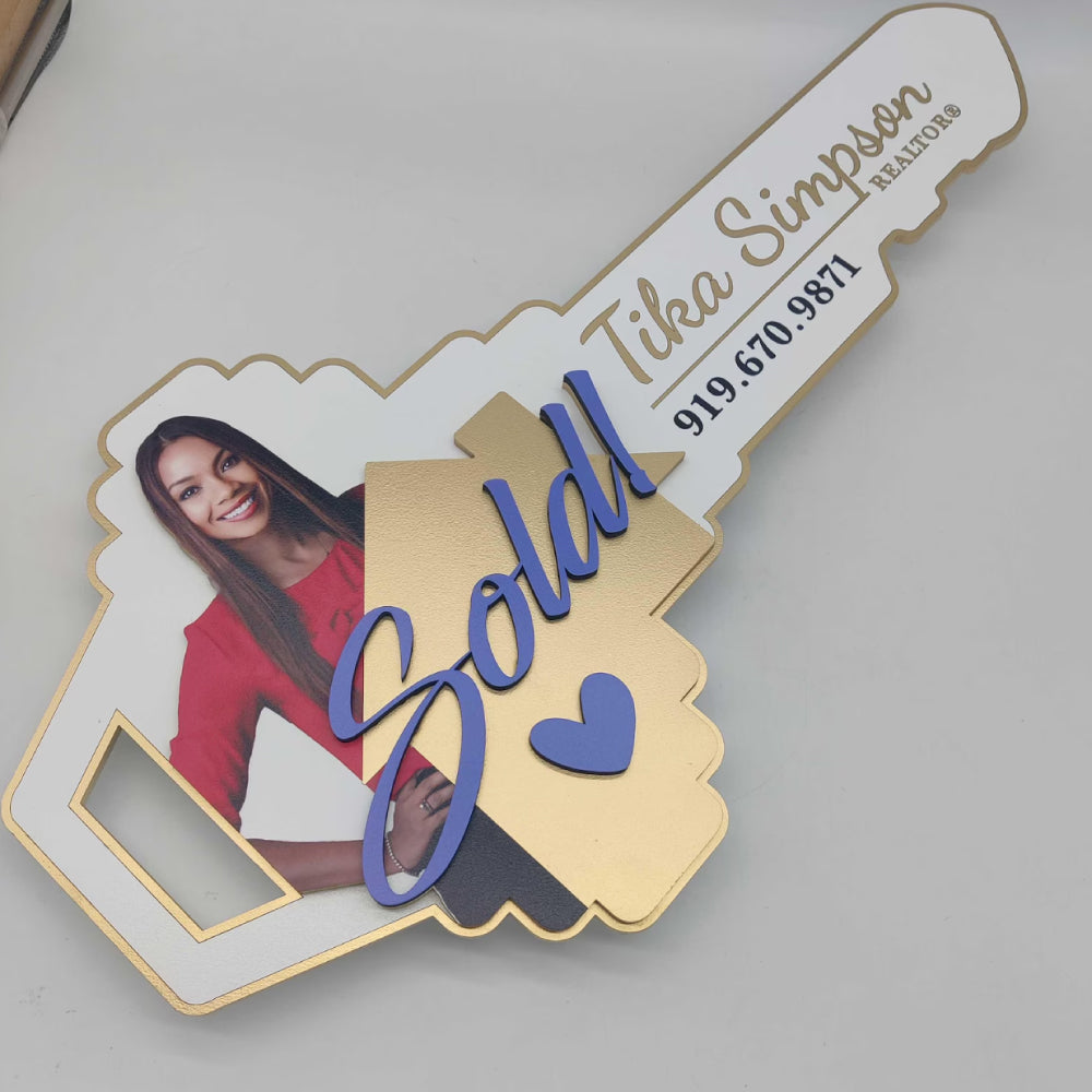 Sign "Skyline" with photo