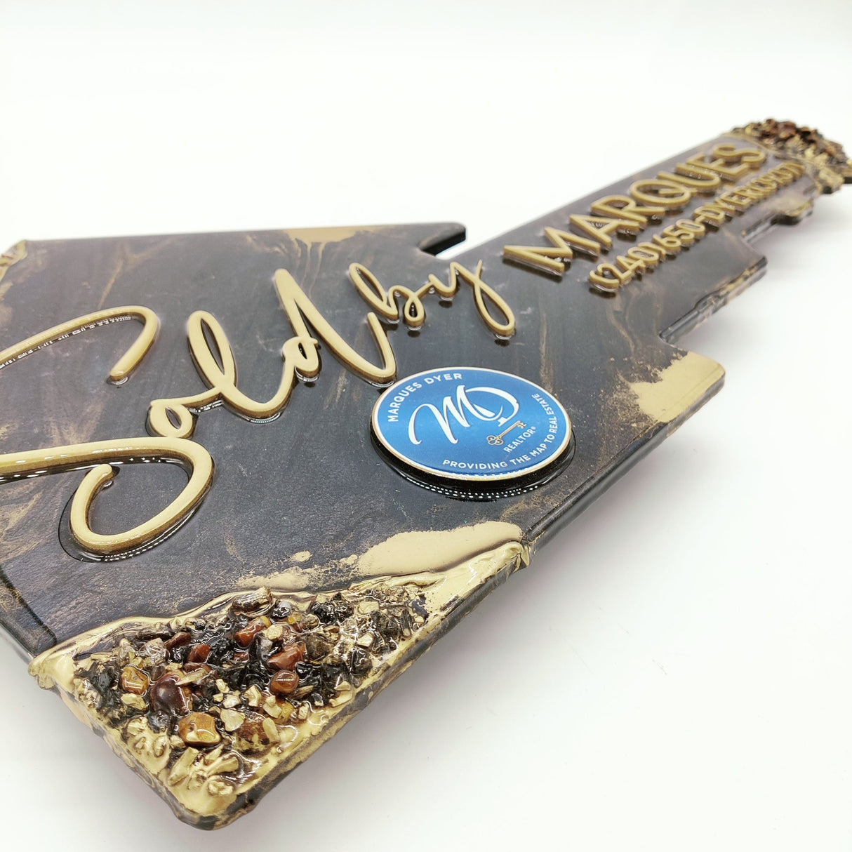 Epoxy Resin Key Sign in the shape of a House - Real Estate Store