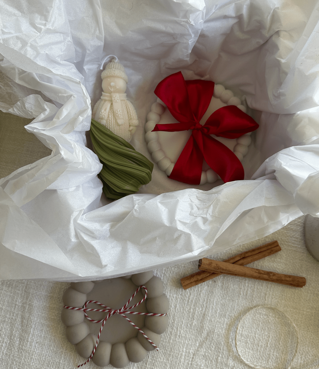 Gift Box III - 4 elements - Real Estate Store