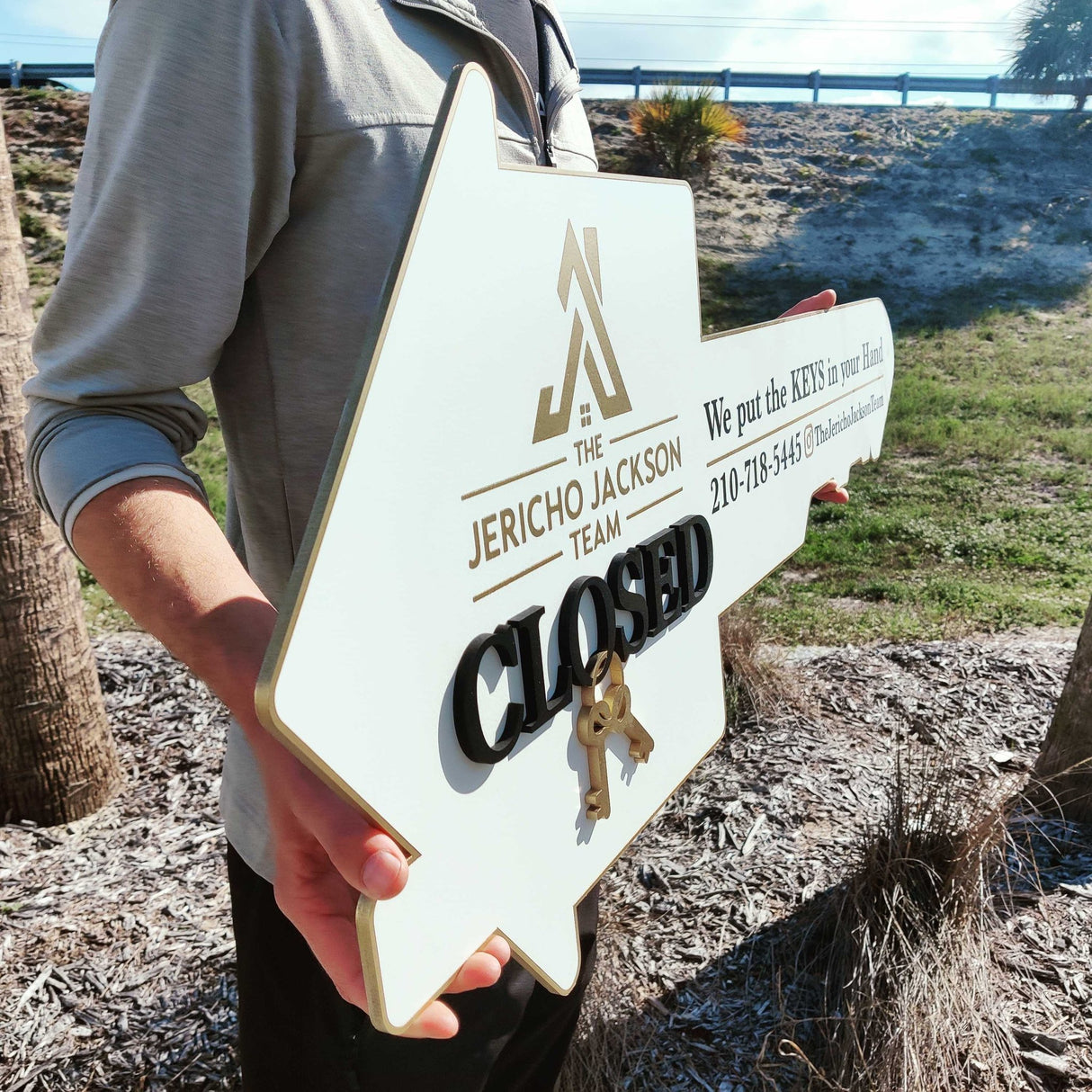 Key Shaped Closed Home Key Sign - Real Estate Store