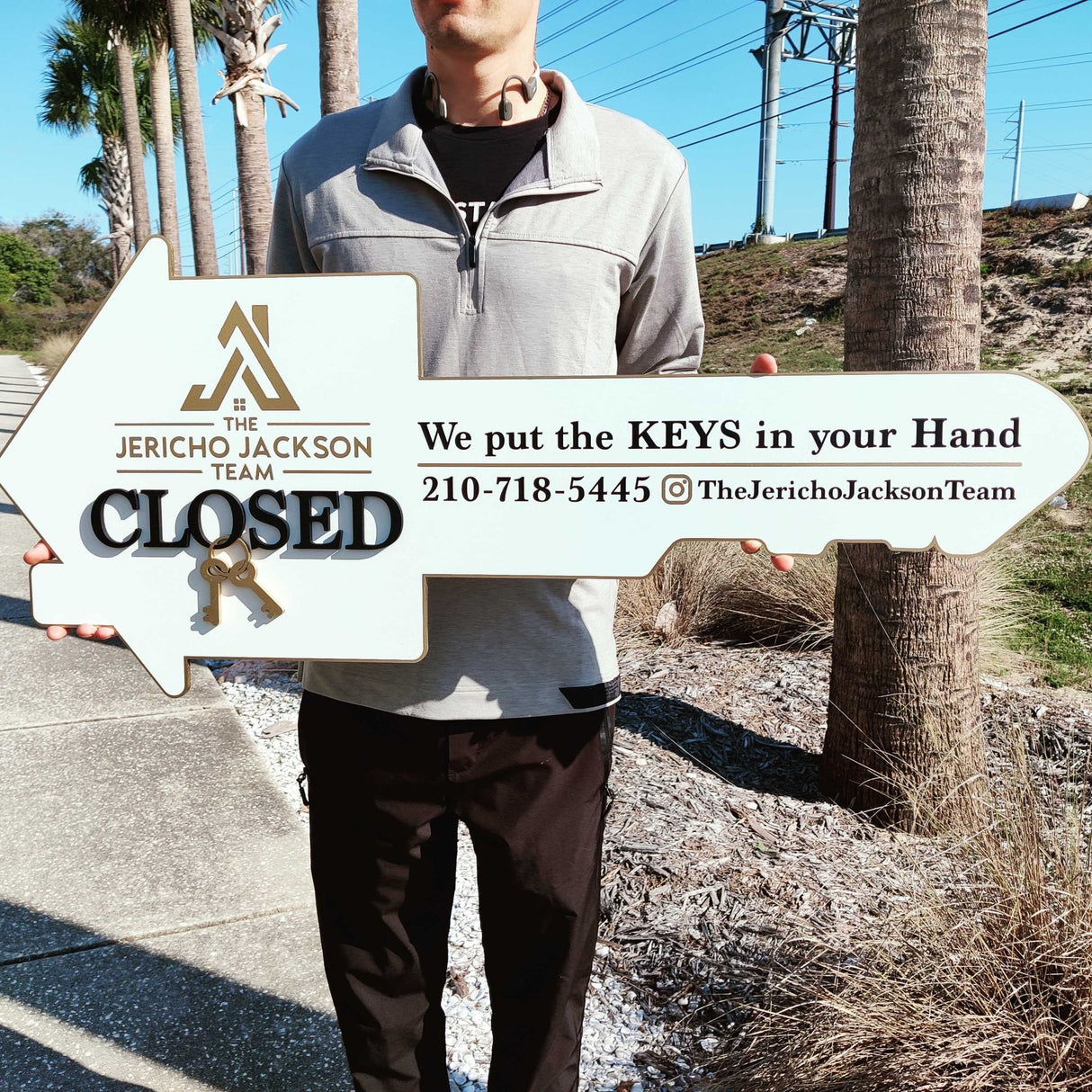 Key Shaped Closed Home Key Sign - Real Estate Store
