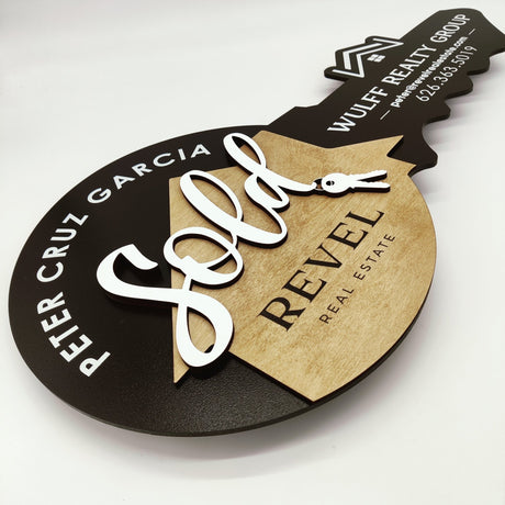 Key Shaped Prop «Sold with keys» Round Sign - Real Estate Store