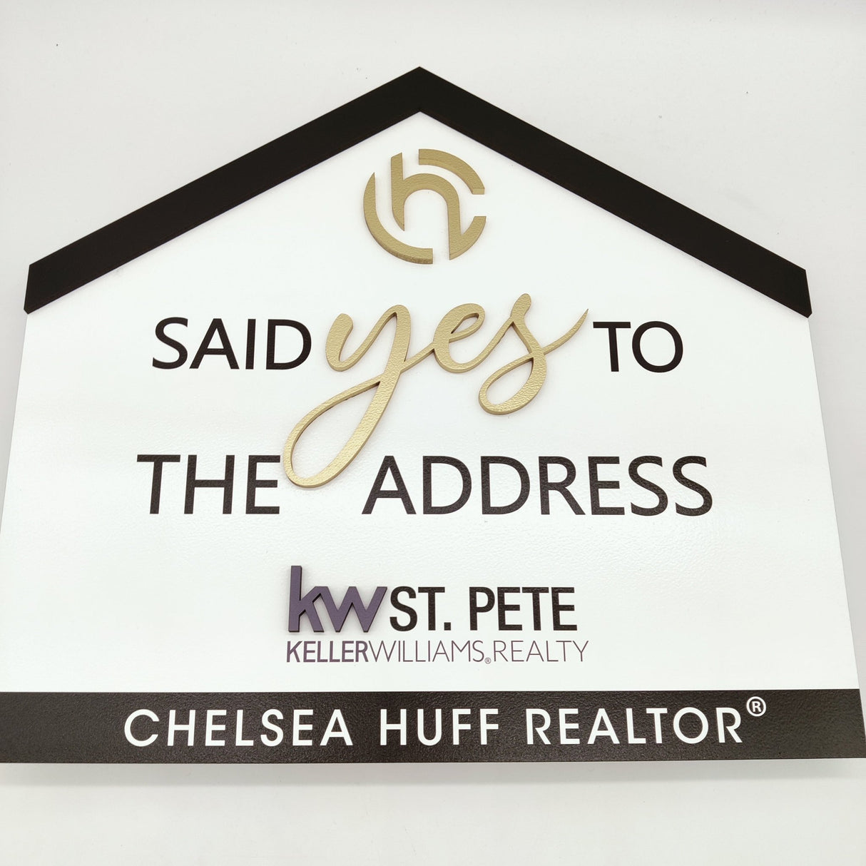 Minimalistic House Shaped Sign - Real Estate Store