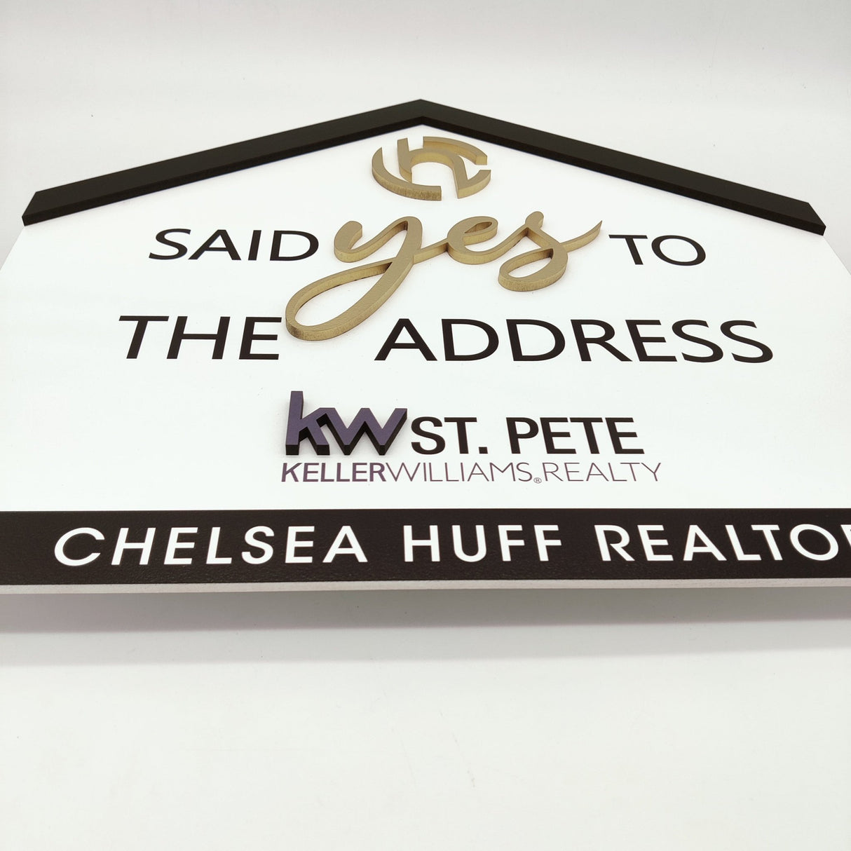 Minimalistic House Shaped Sign - Real Estate Store