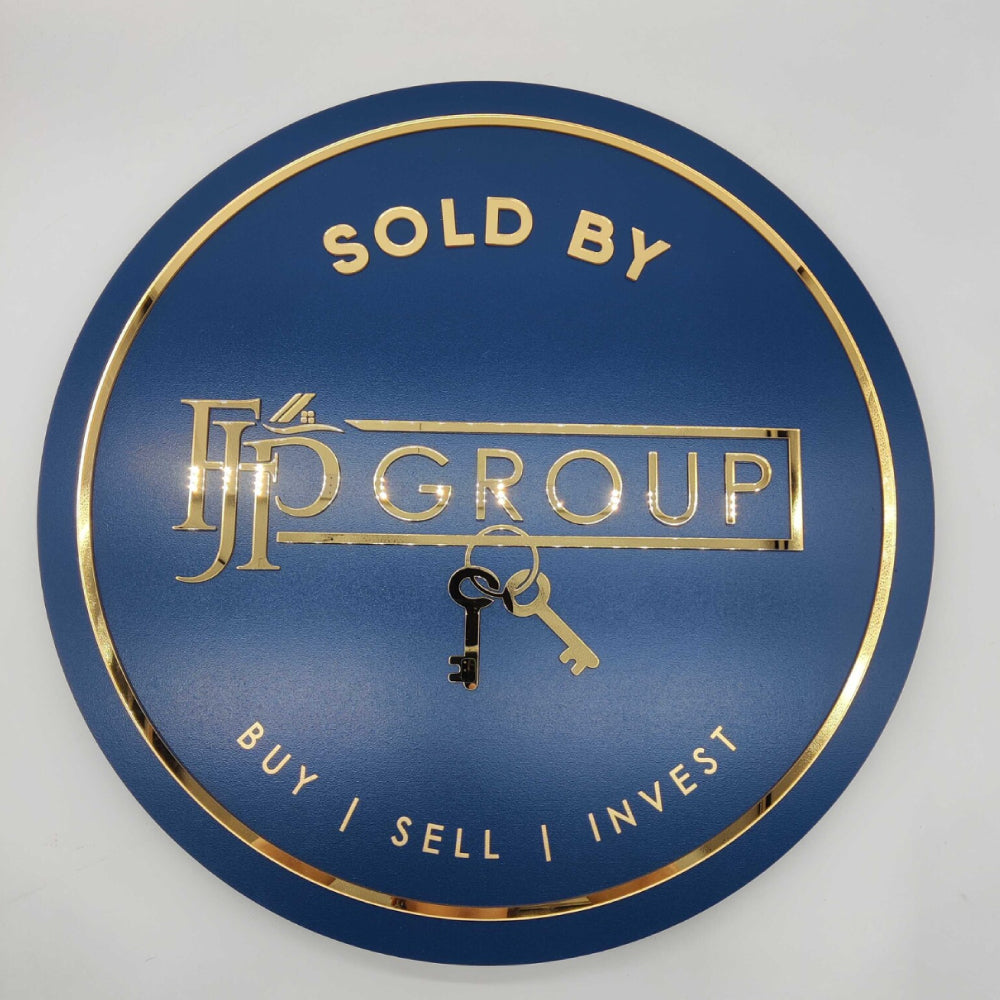 Navy blue shinny round sign