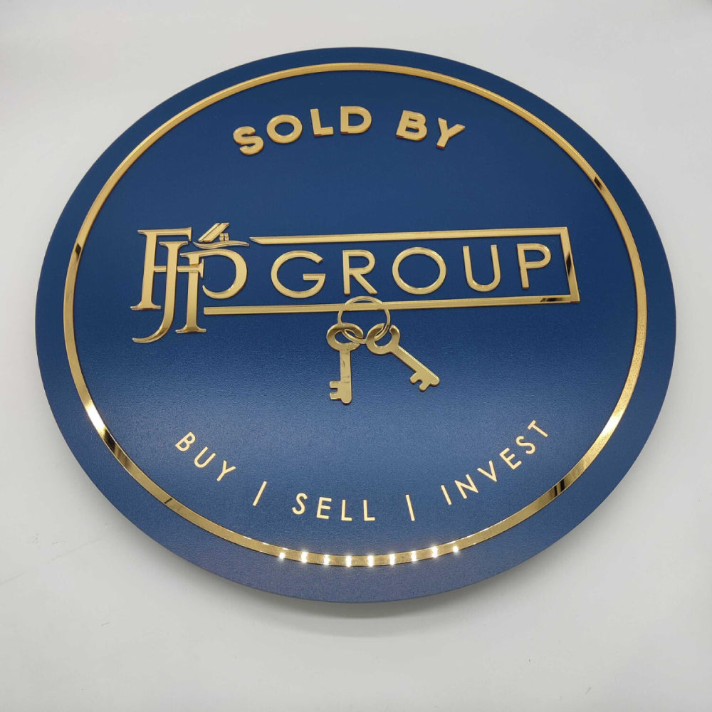 Navy blue shinny round sign