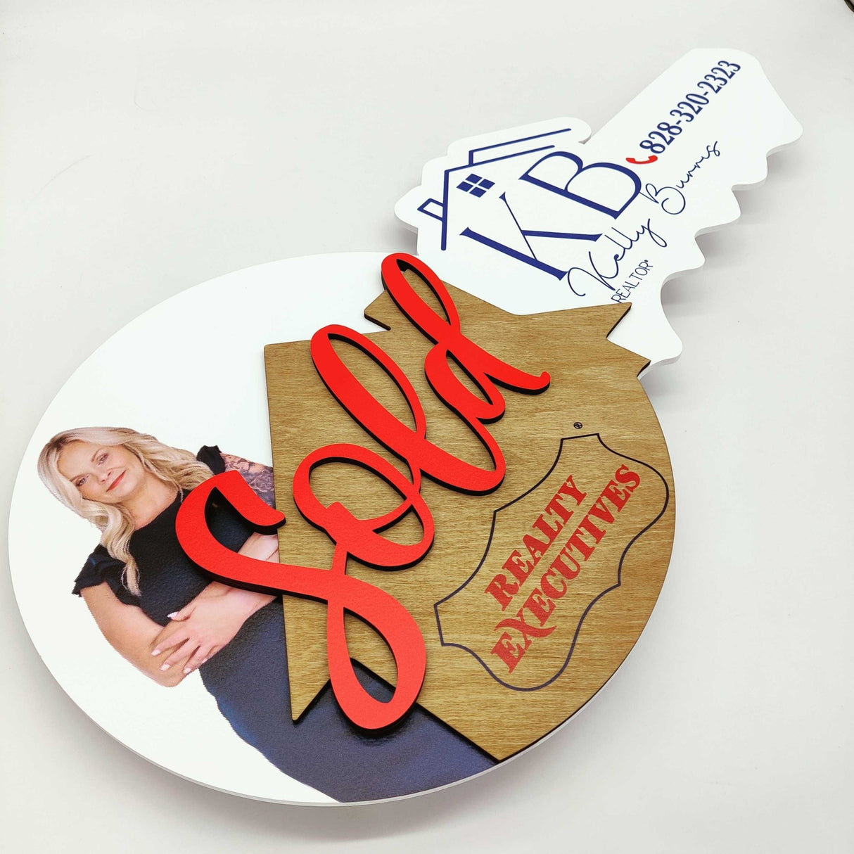 Round Key Shaped Sign "Sold" - Real Estate Store