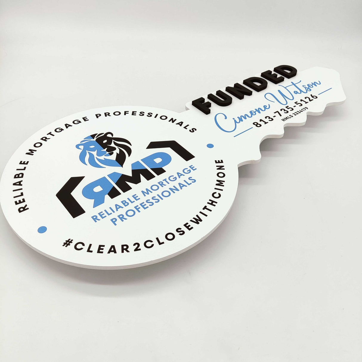 Round Shaped «Funded» Round Key Sign - Real Estate Store