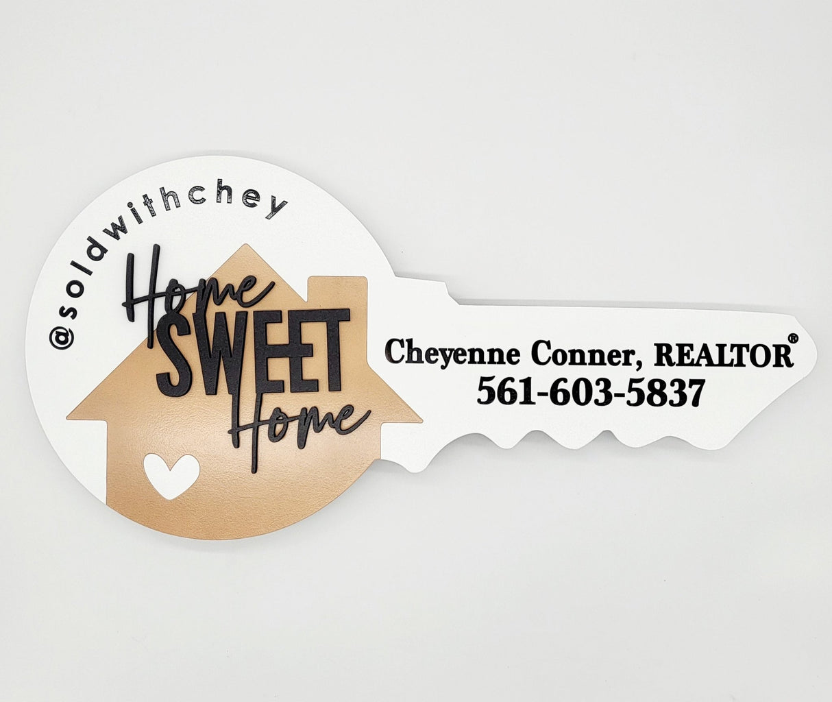 Round Shaped «Home Sweet Home» Round Key Sign with a Painted House - Real Estate Store