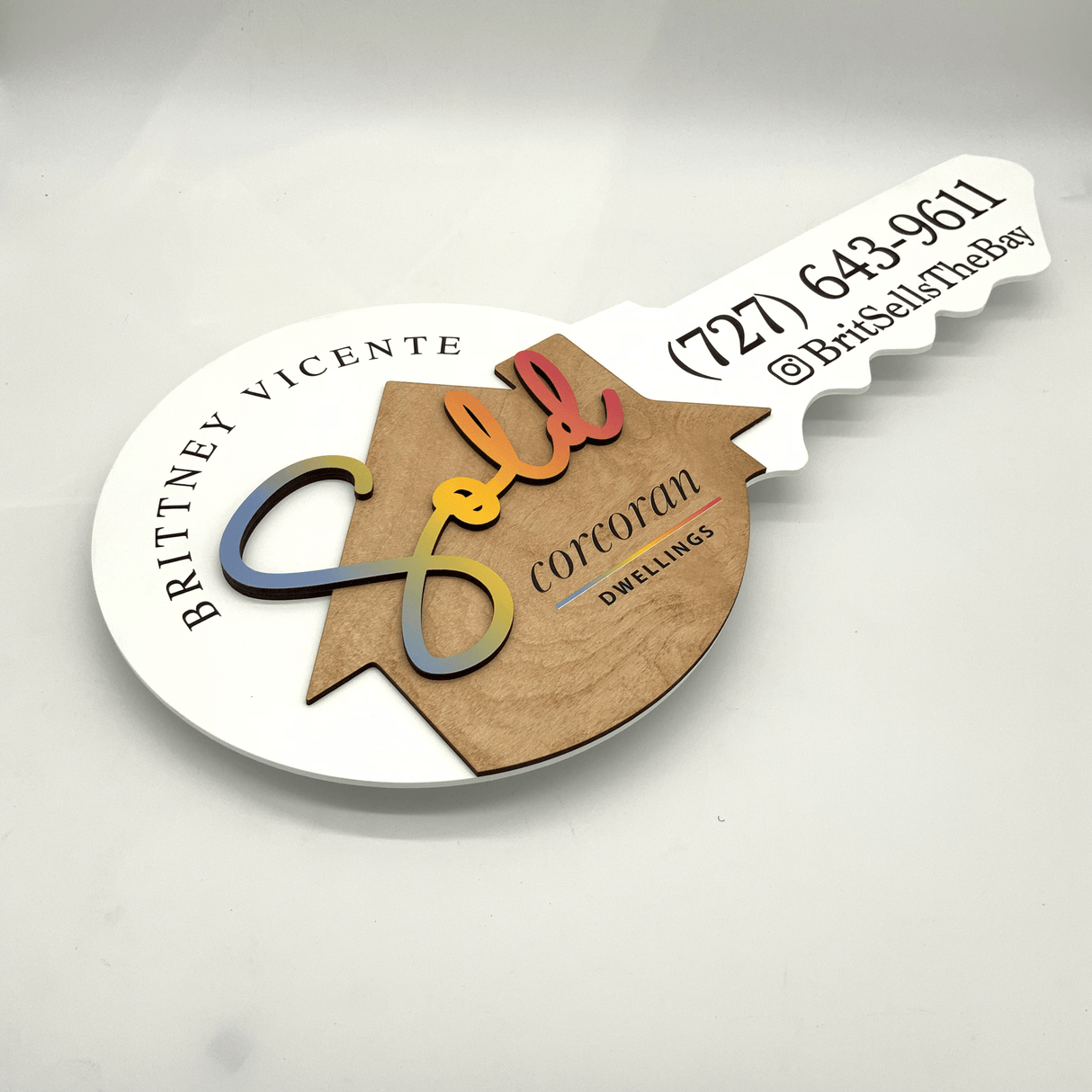 Round Shaped Key Sign with Gradient Text «Sold» for realtor - Real Estate Store