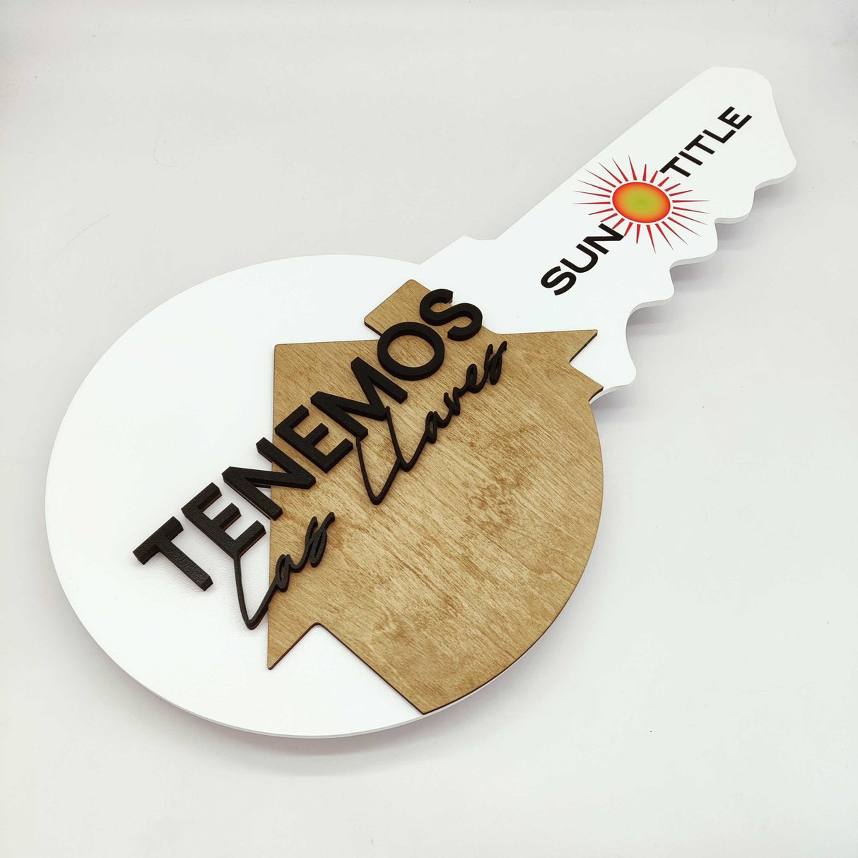 Round Shaped Key "Tenemos Las Iiaves" - Real Estate Store