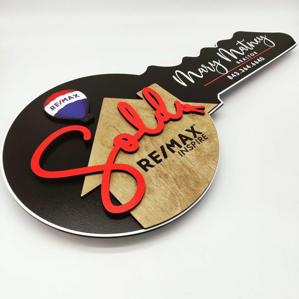 Round Shaped «Remax Sold» Black Round Key Sign - Real Estate Store