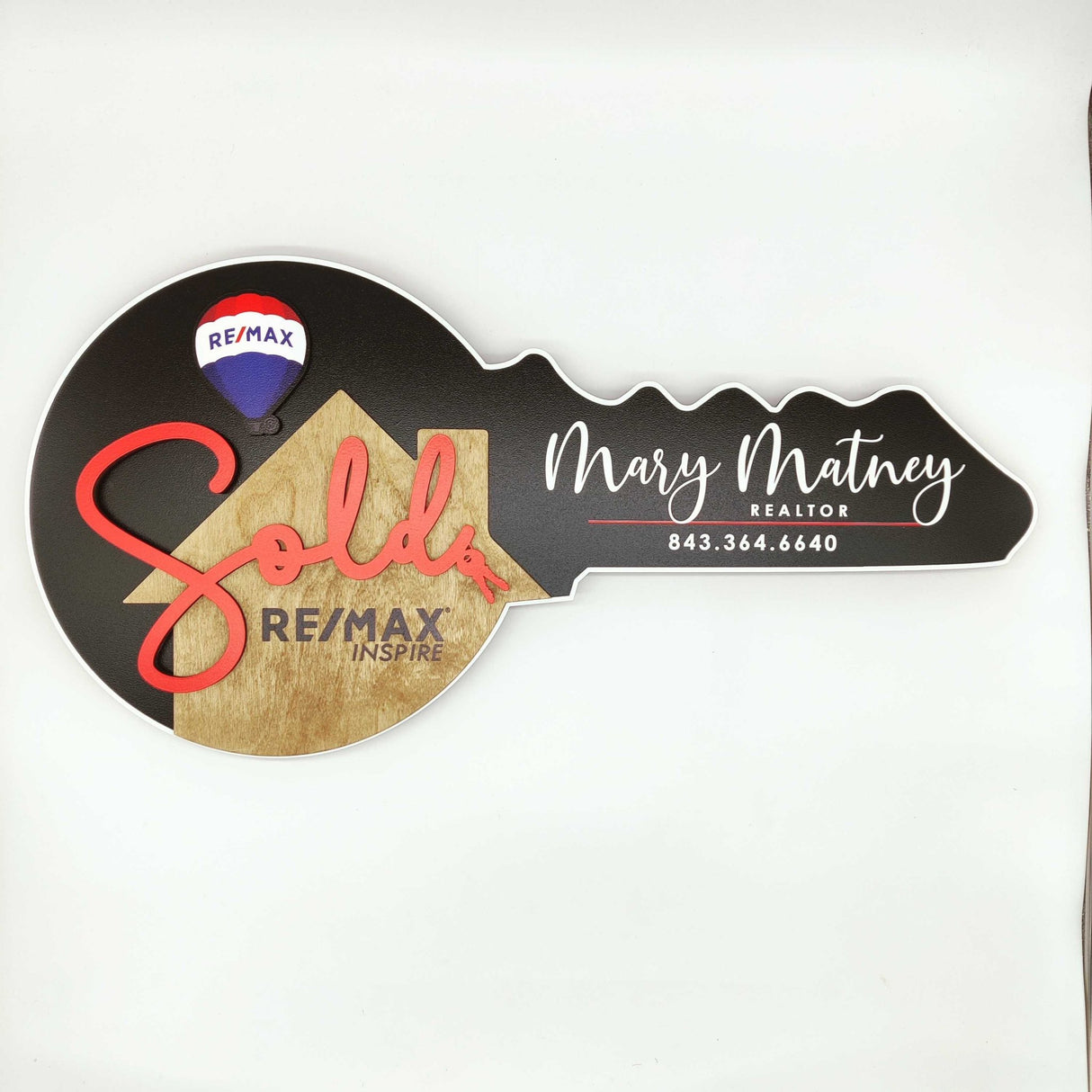 Round Shaped «Remax Sold» Black Round Key Sign - Real Estate Store