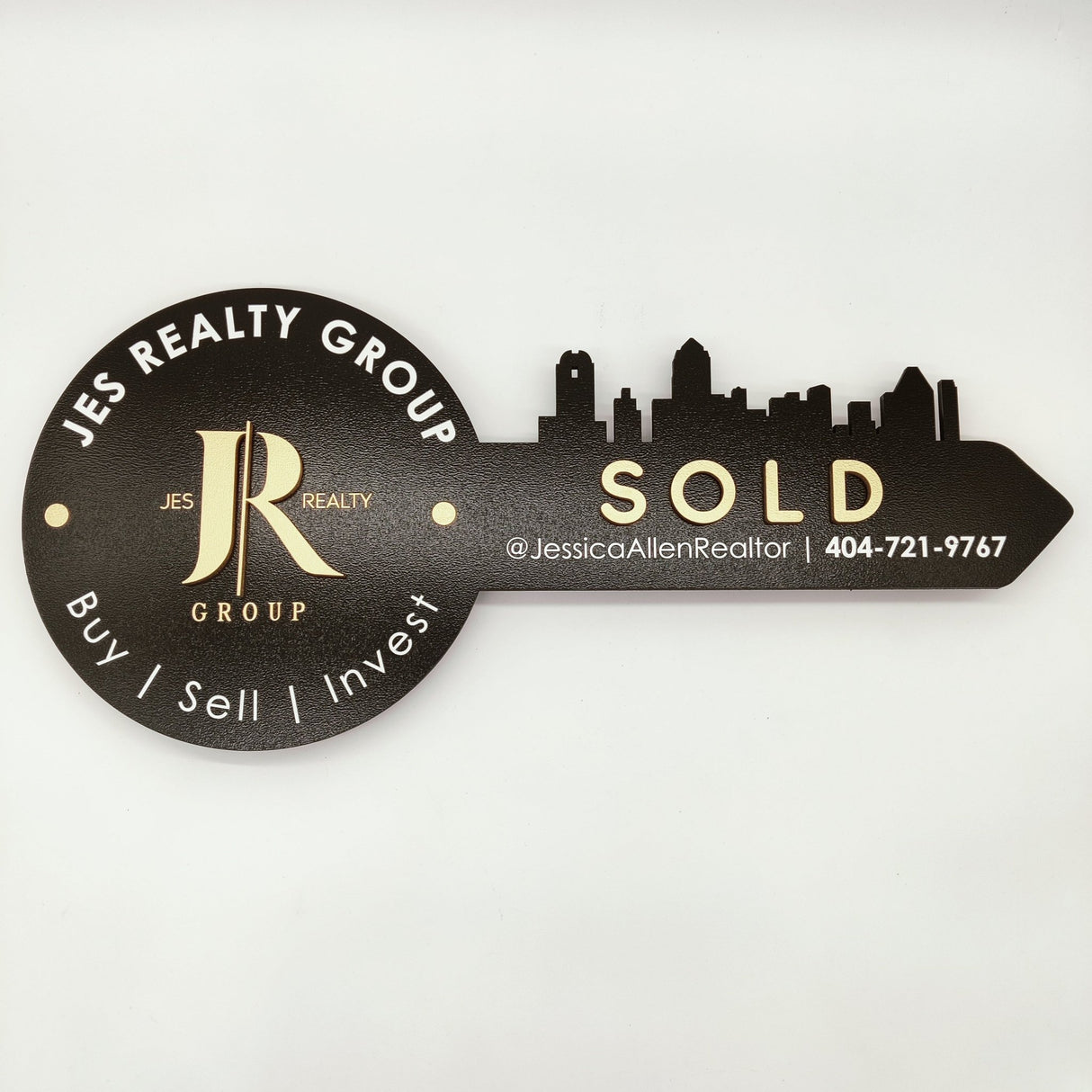 Round Shaped «Skyline» Personalized Realtor Key Sign - Real Estate Store