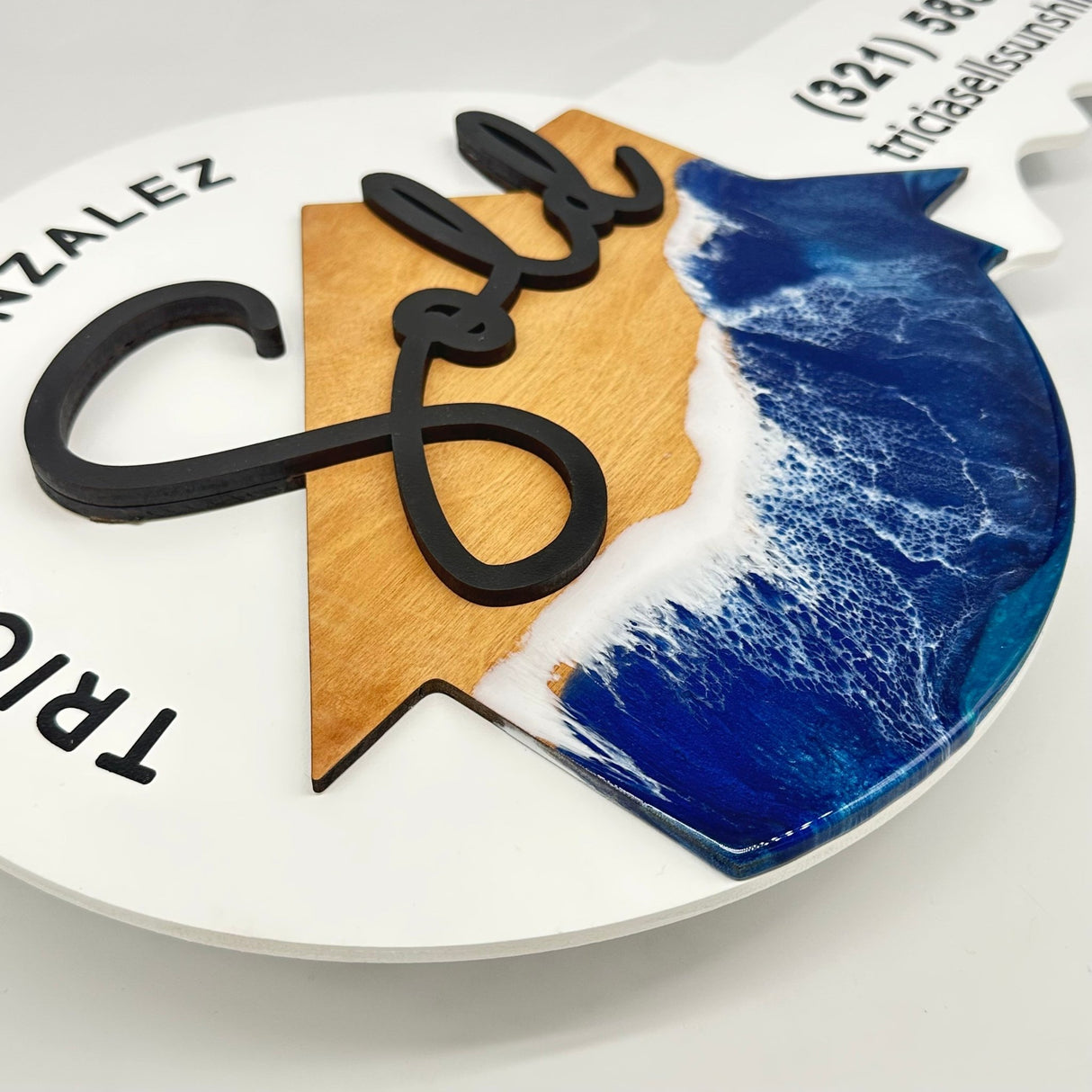 Round Shaped Sold Sign «Epoxy House» - Real Estate Store