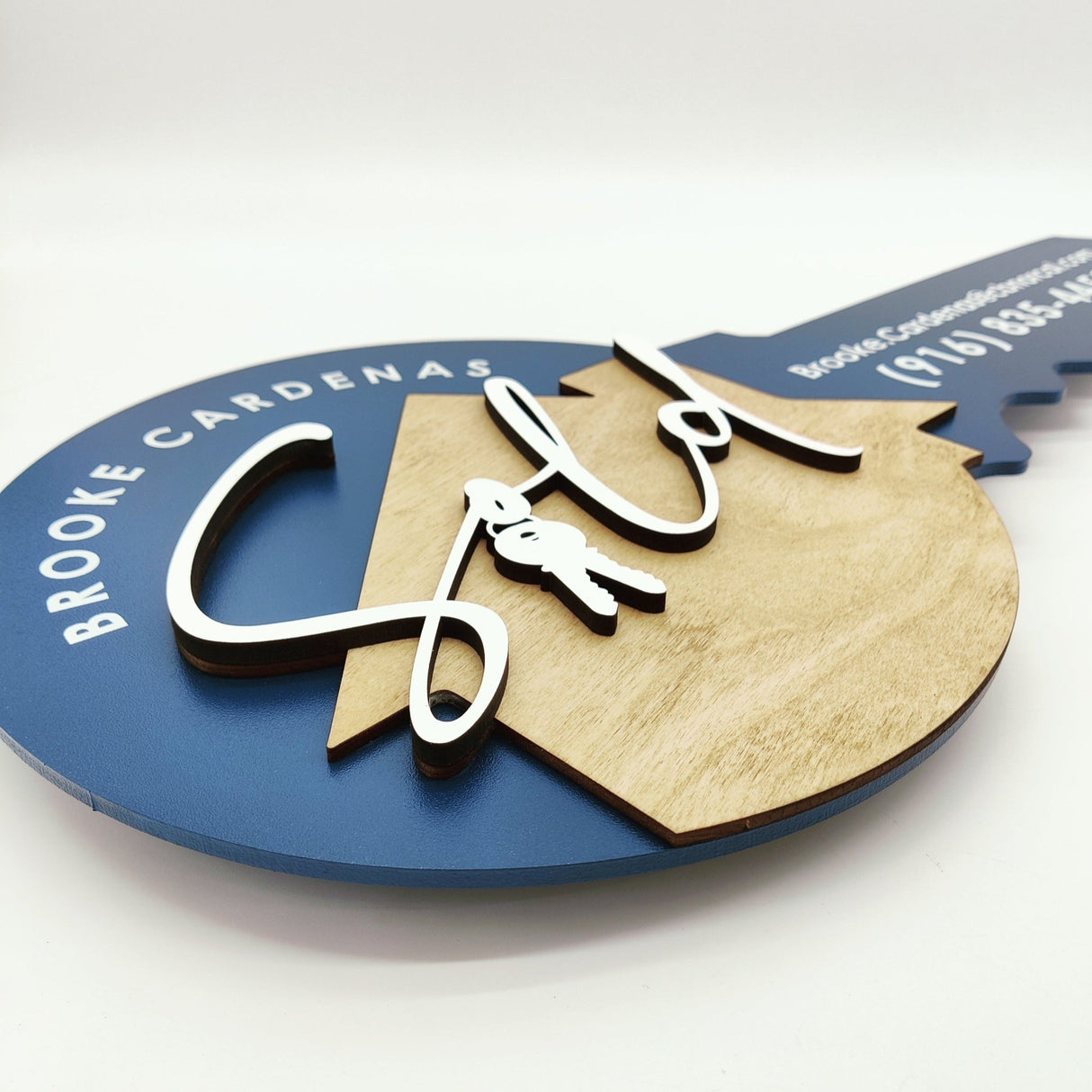 Round Shaped «We've Got The Keys» Round Key Sign - Real Estate Store