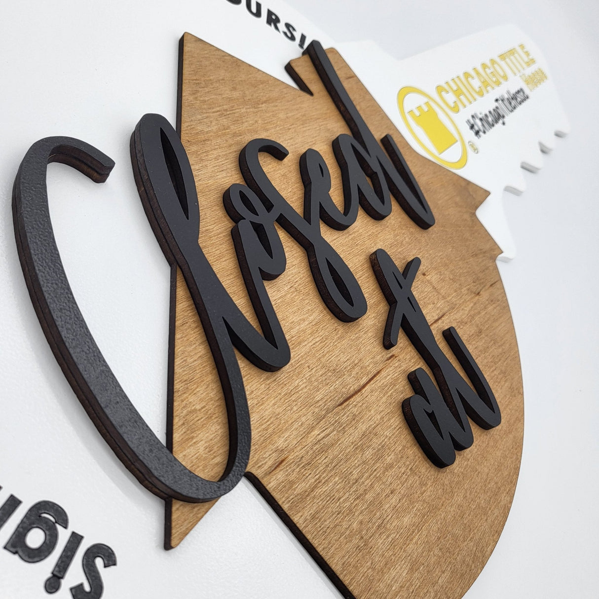 Wooden Round Shaped Key «Closed At» - Real Estate Store