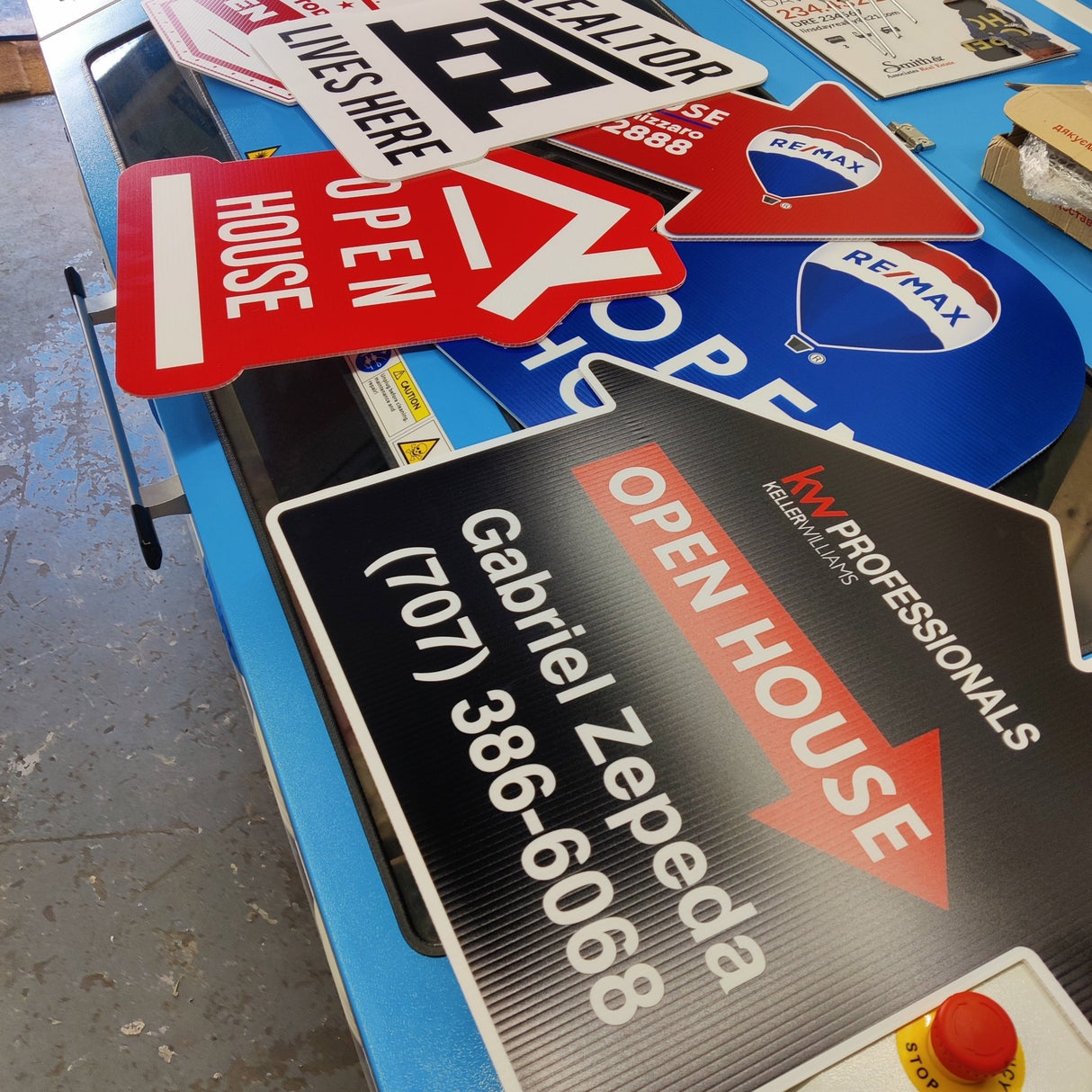 Yard Sign «Arched REMAX Open House Sign» - Real Estate Store