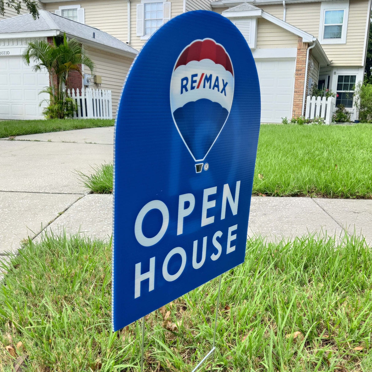 Yard Sign «Arched REMAX Open House Sign» - Real Estate Store