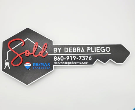 Hexagon Key Shaped Prop with White Outline «REMAX» - Real Estate Store