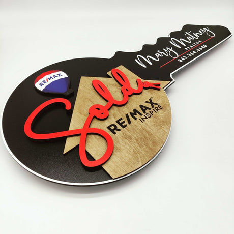 Round Shaped «Remax ‎Sold» Black Round Key Sign - Real Estate Store